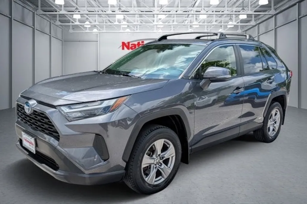 2023 Toyota RAV4 Hybrid XLE photo 1