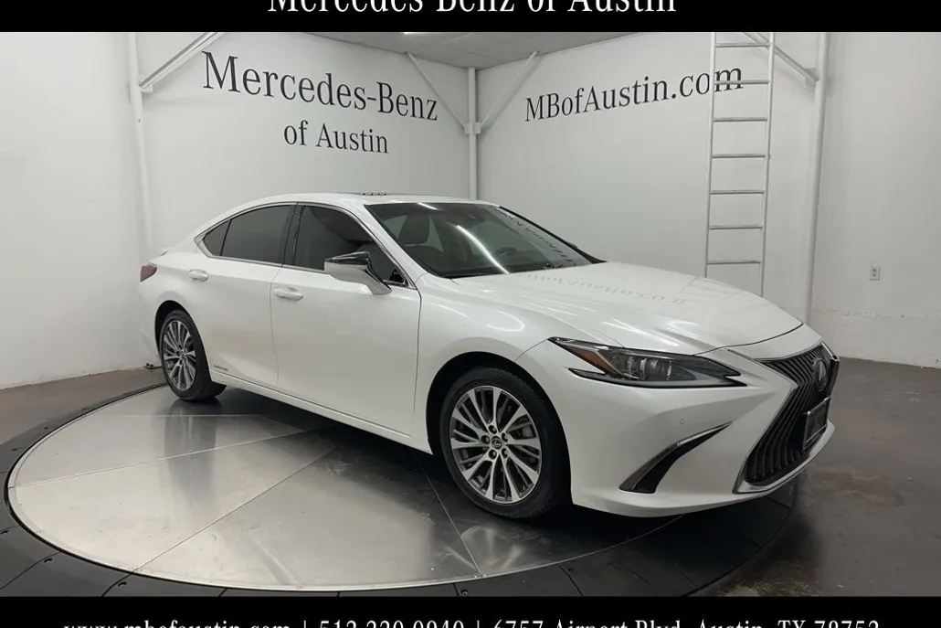 2021 Lexus ES 300h photo 1