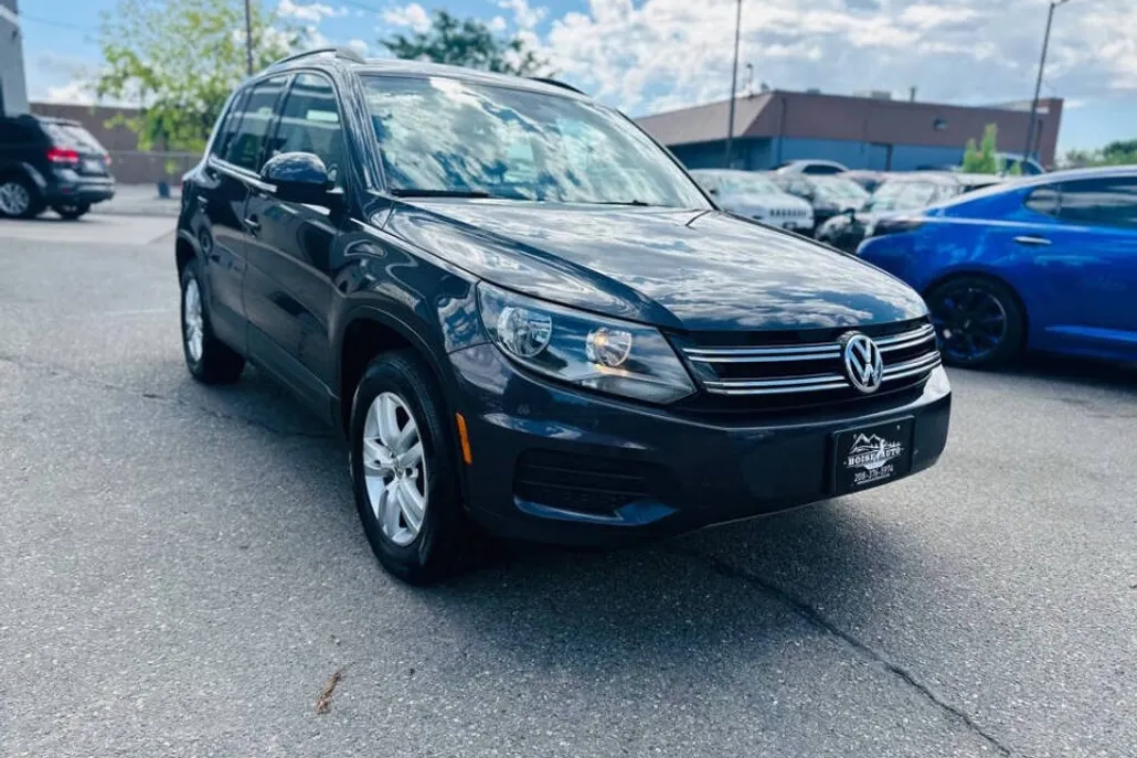 2016 Volkswagen Tiguan S photo 1