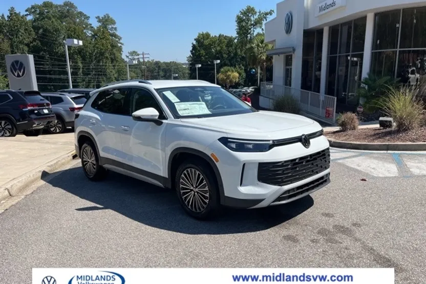 2025 Volkswagen Tiguan S photo 1