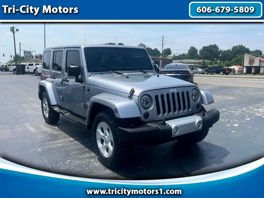 2015 Jeep Wrangler Unlimited Sahara photo 1