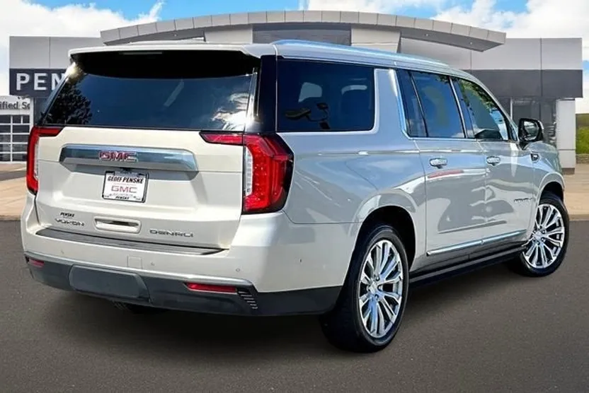 2023 Gmc Yukon XL Denali photo 1