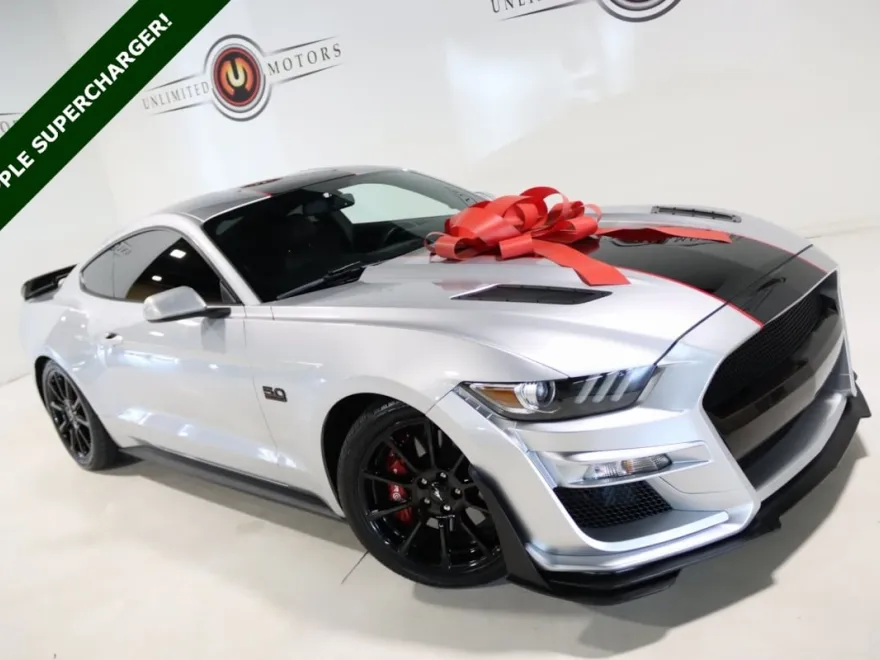 2016 Ford Mustang GT photo 1