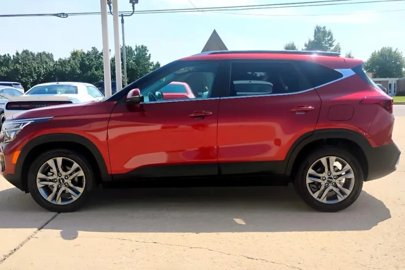 2022 Kia Seltos S photo 1