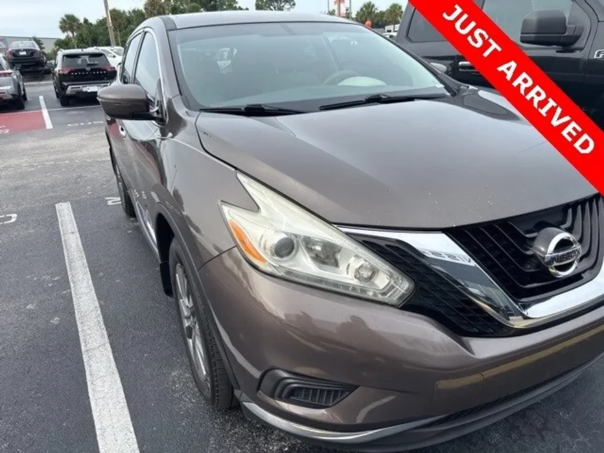 2016 Nissan Murano S photo 1