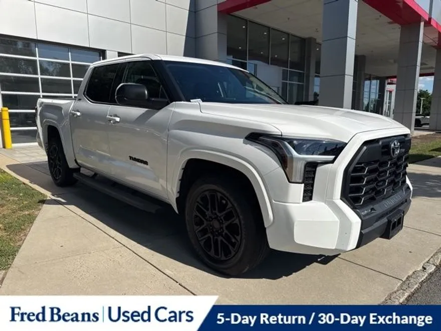 2023 Toyota Tundra SR5 photo 1
