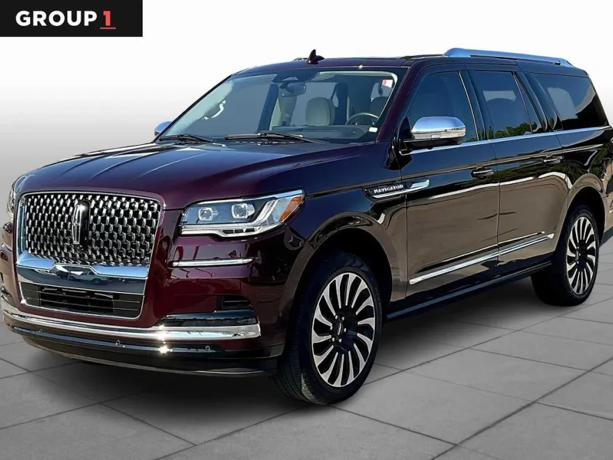 2024 Lincoln Navigator Black Label photo 1