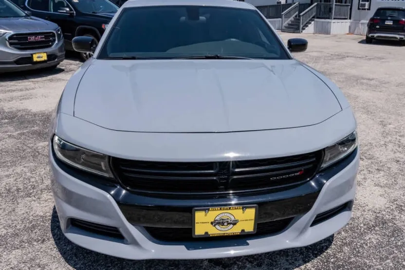 2022 Dodge Charger SXT photo 1