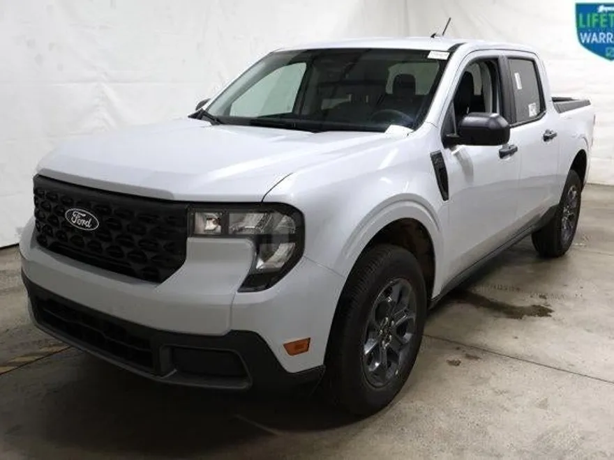 2025 Ford Maverick XLT photo 1