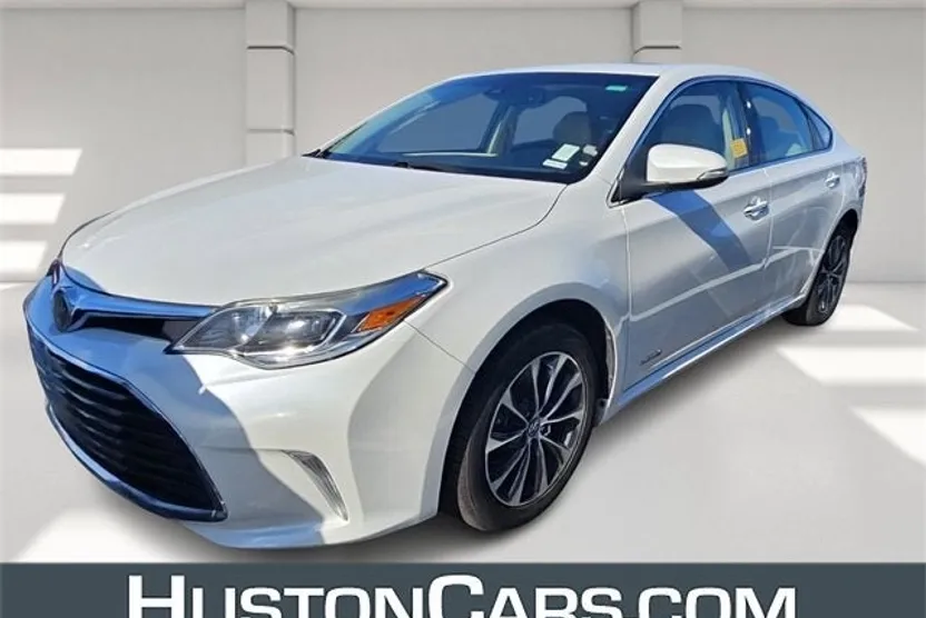 2018 Toyota Avalon Hybrid XLE Plus photo 1