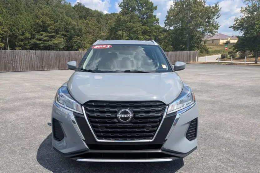 2023 Nissan Kicks SV photo 1
