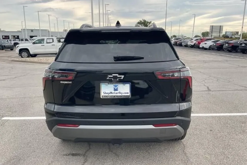 2026 Chevrolet Equinox LT photo 1