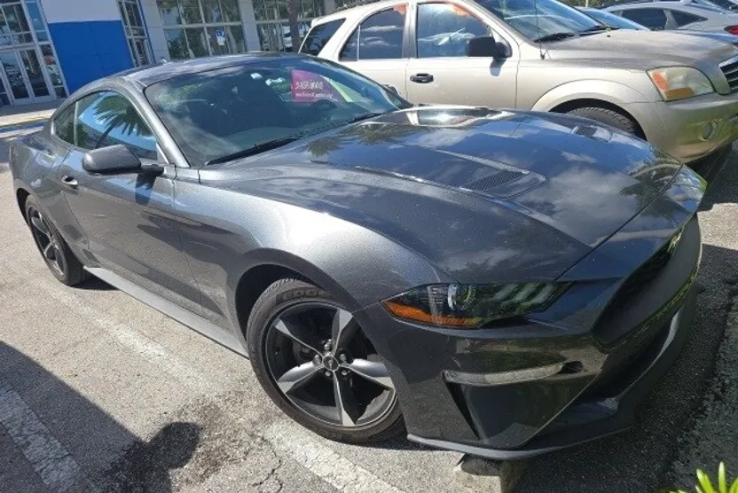 2020 Ford Mustang EcoBoost photo 1