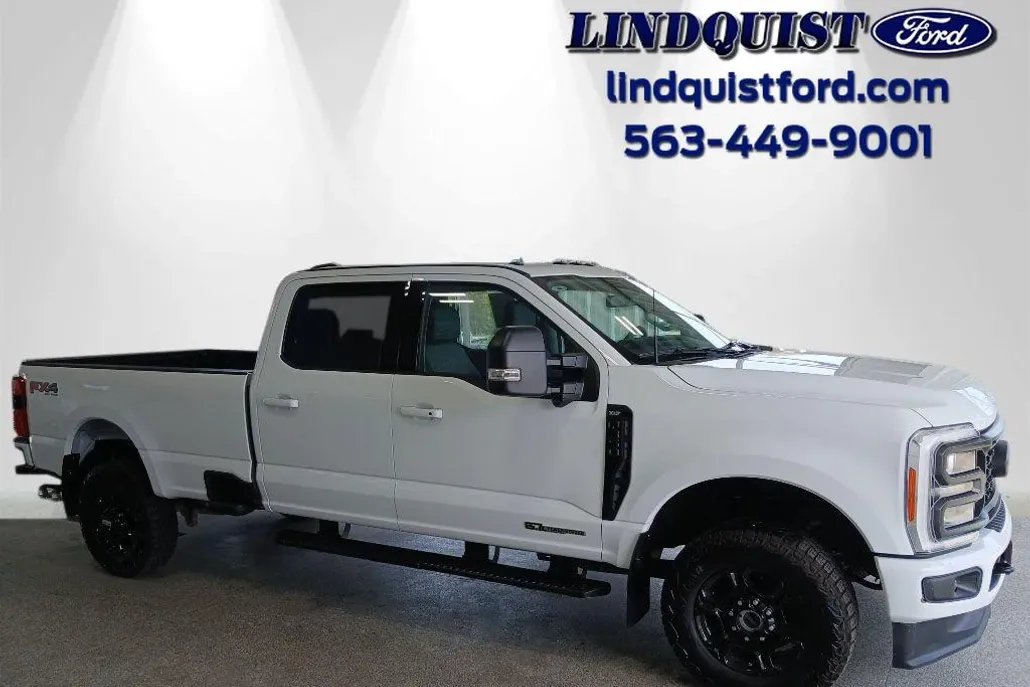 2023 Ford F-350 XLT photo 1