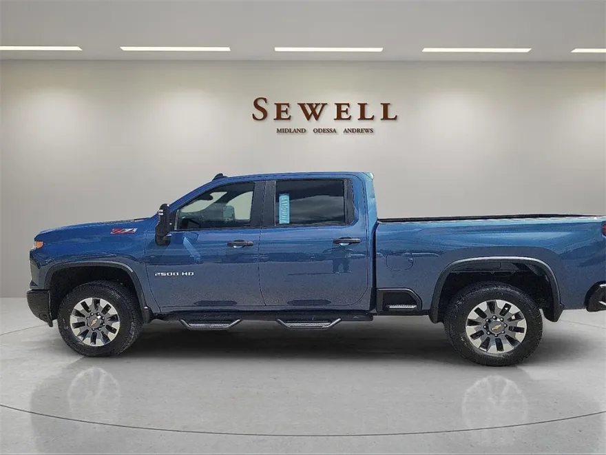 2024 Chevrolet Silverado 2500HD Custom photo 1