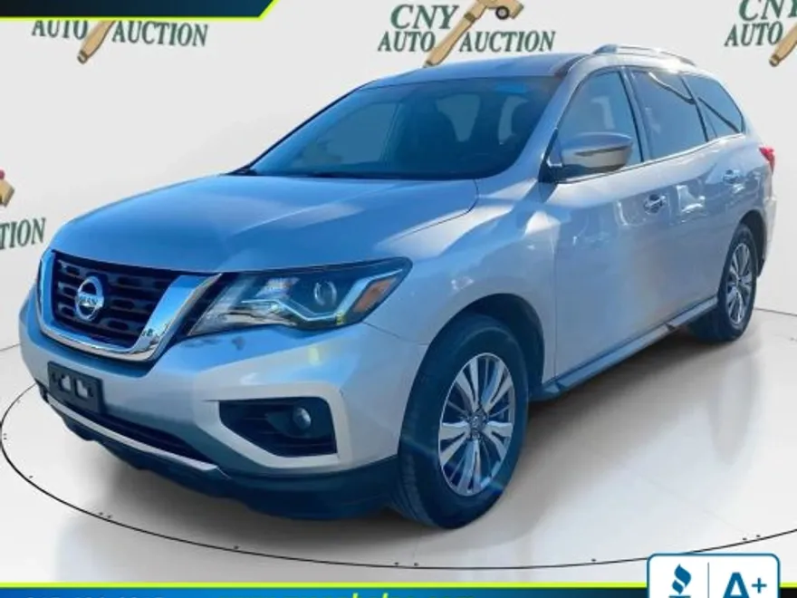 2019 Nissan Pathfinder SV photo 1