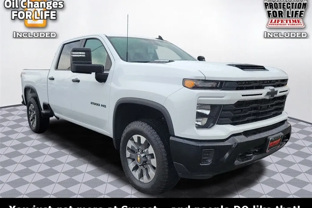 2024 Chevrolet Silverado 2500HD Custom photo 1