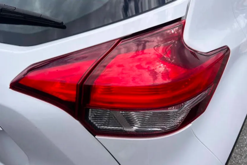 2019 Nissan Kicks S photo 1