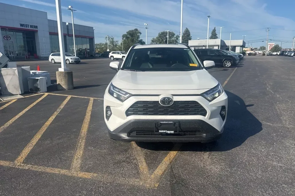 2024 Toyota RAV4 XLE Premium photo 1