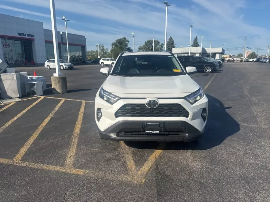 2024 Toyota RAV4 XLE Premium photo 1
