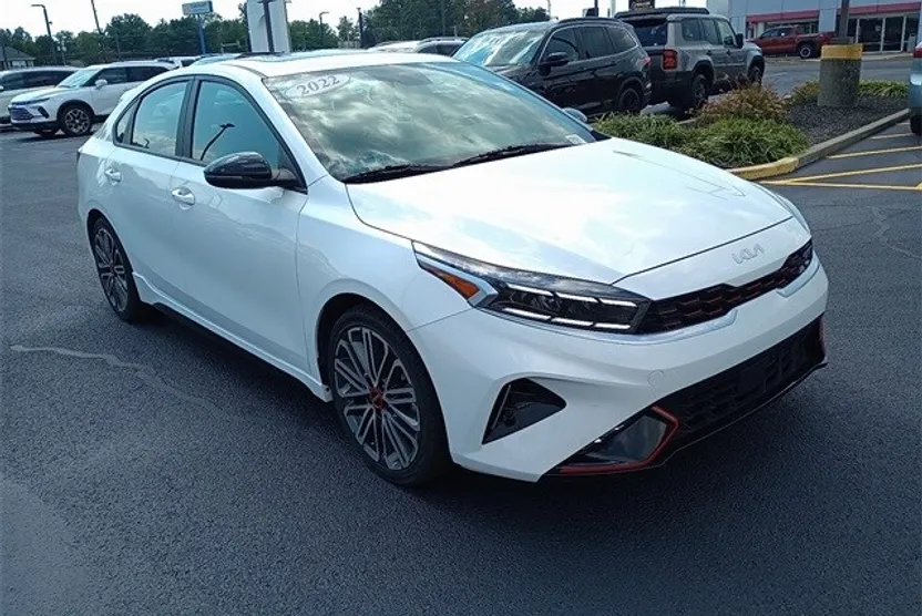 2023 Kia Forte GT photo 1