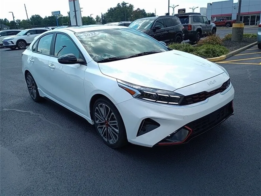 2023 Kia Forte GT photo 1