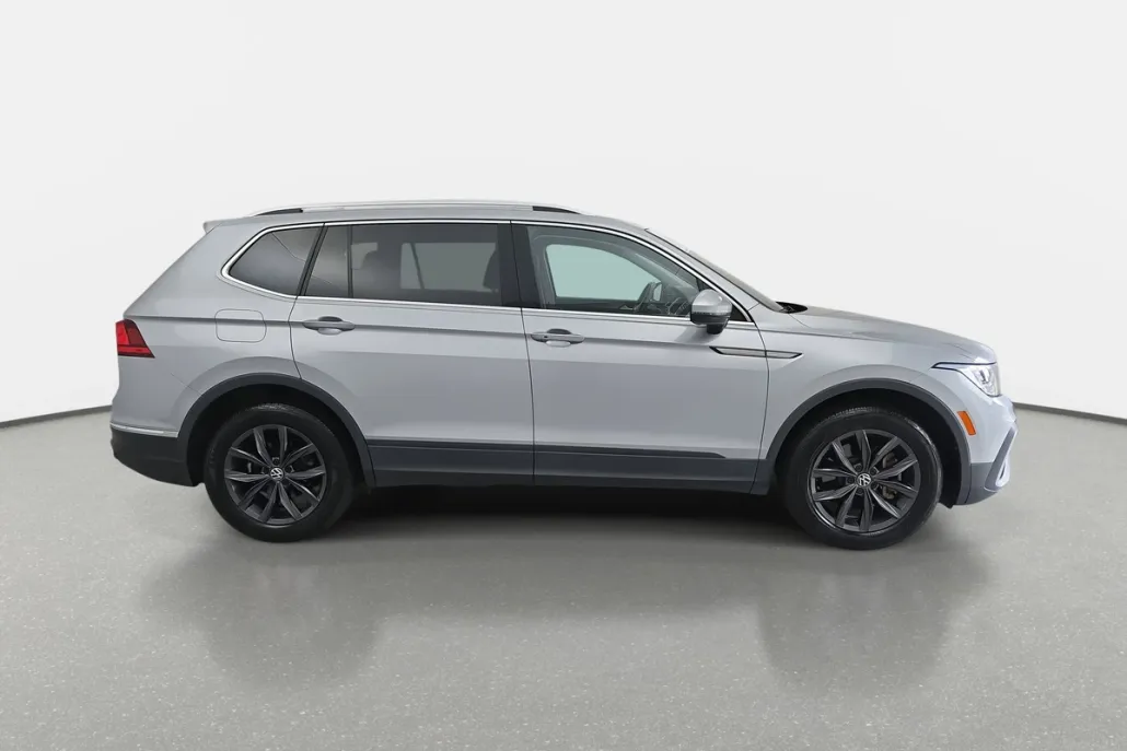 2022 Volkswagen Tiguan SE photo 1