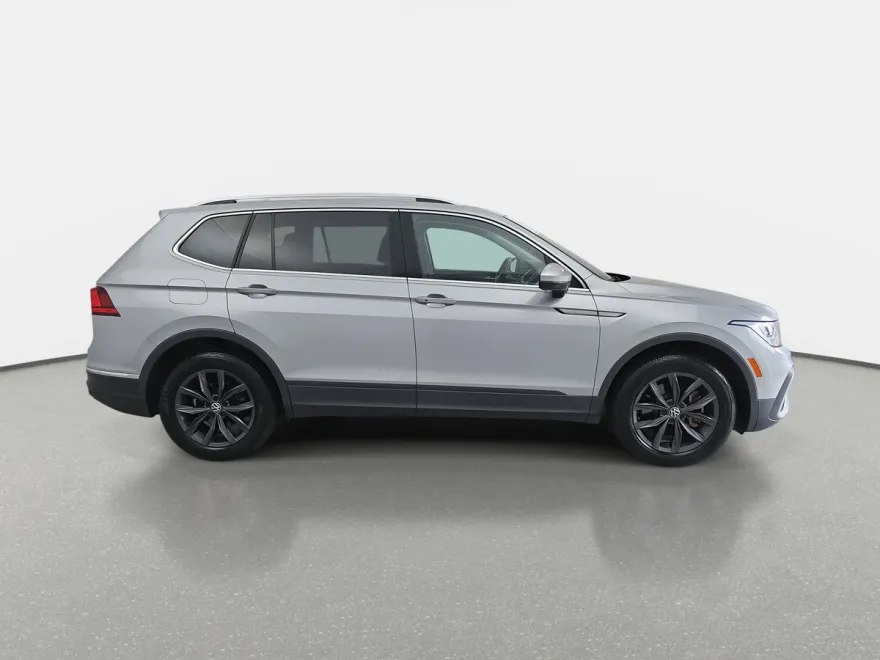 2022 Volkswagen Tiguan SE photo 1