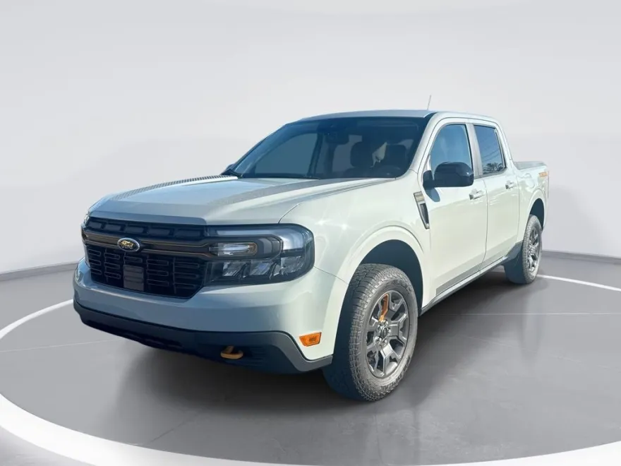 2024 Ford Maverick Lariat Tremor photo 1