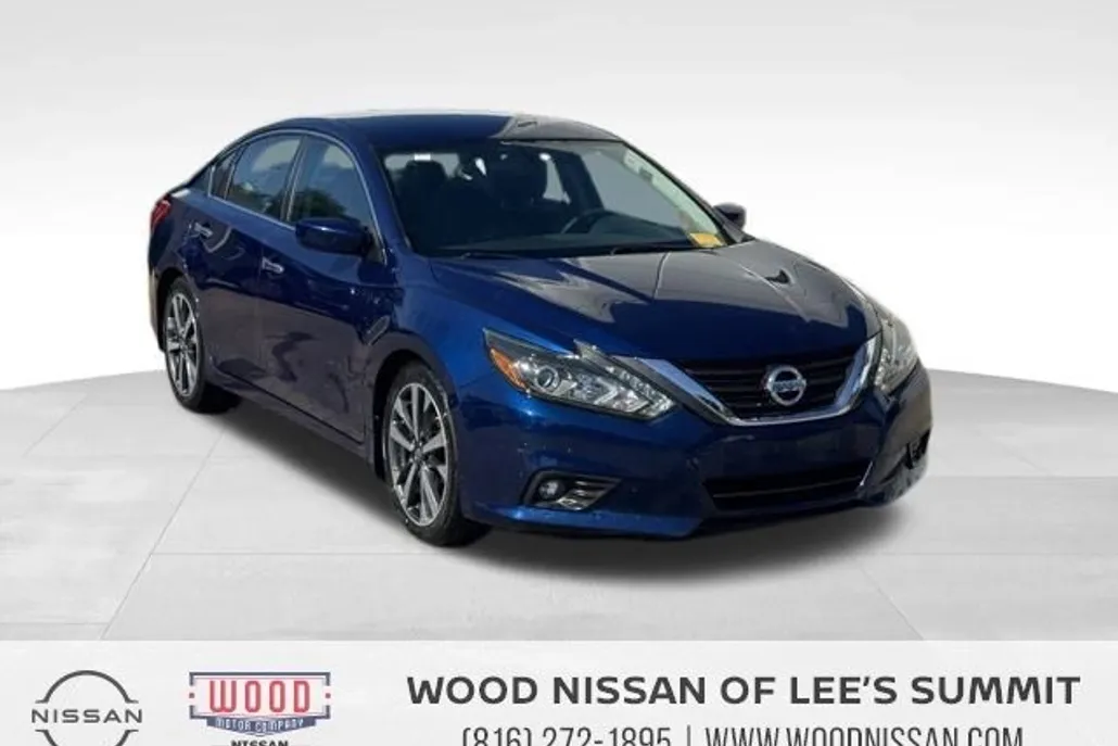 2016 Nissan Altima 2.5 SR photo 1