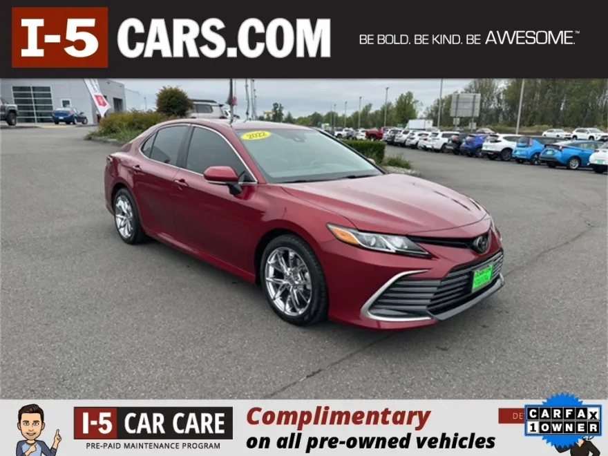2022 Toyota Camry LE photo 1