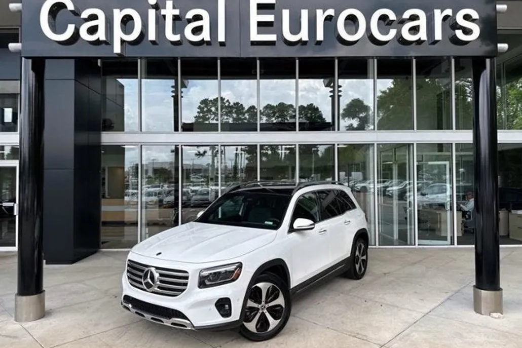 2024 Mercedes Benz GLB 250 photo 1