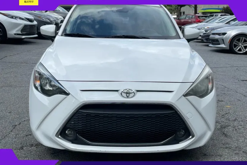 2019 Toyota Yaris L photo 1