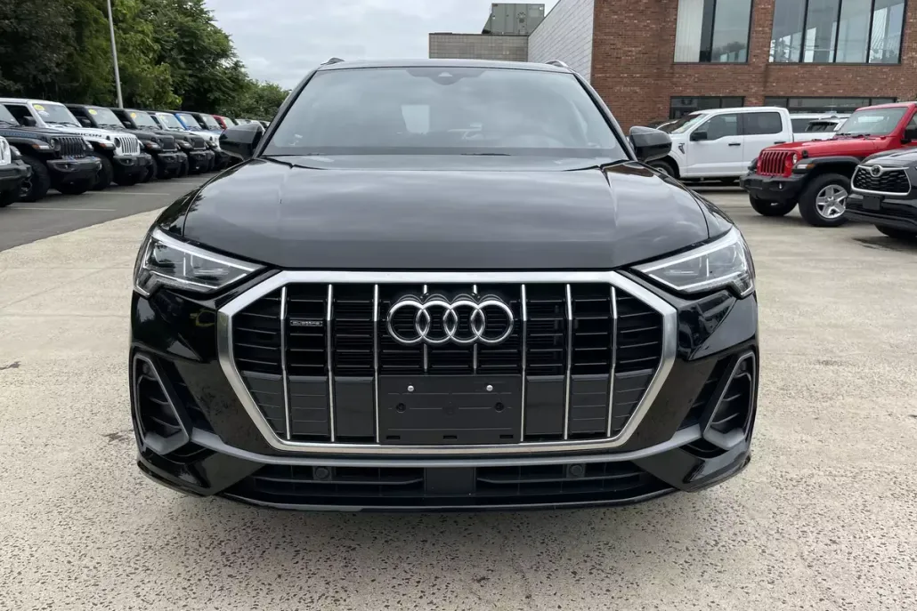 2025 Audi Q3 S line Premium 45 TFSI photo 1