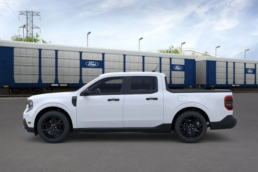 2025 Ford Maverick XLT photo 1