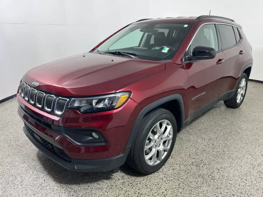 2022 Jeep Compass Latitude Lux photo 1