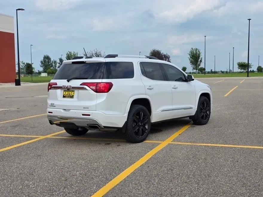 2019 Gmc Acadia Denali photo 1