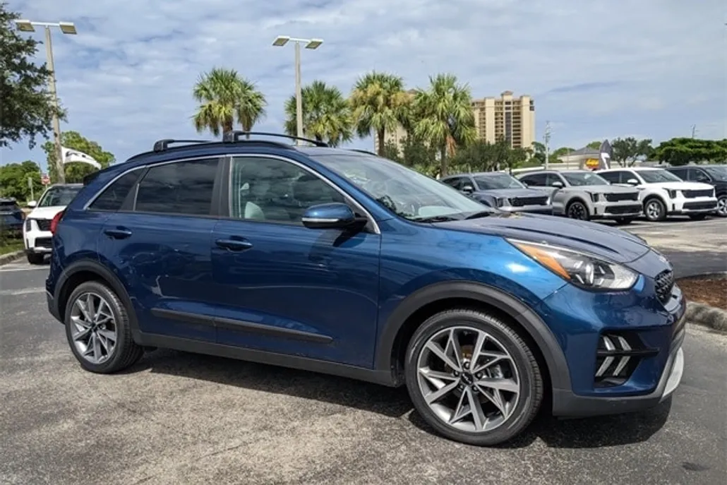 2022 Kia Niro Touring Special Edition photo 1