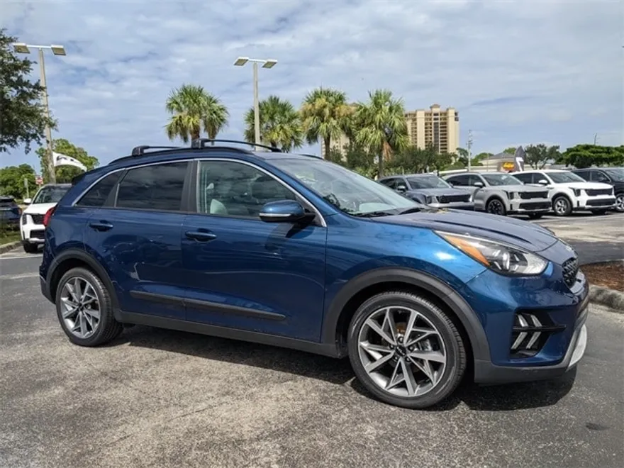 2022 Kia Niro Touring Special Edition photo 1