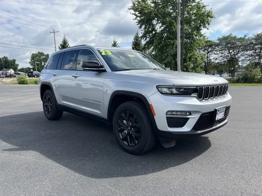 2023 Jeep Grand Cherokee Limited photo 1