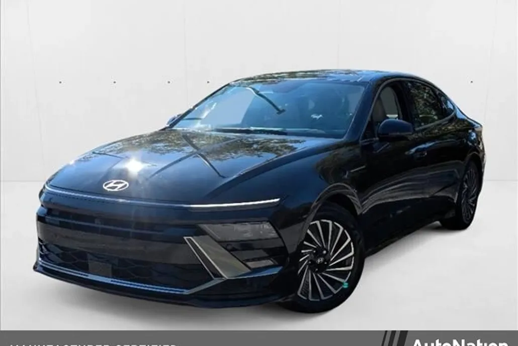 2024 Hyundai Sonata Hybrid Limited photo 1