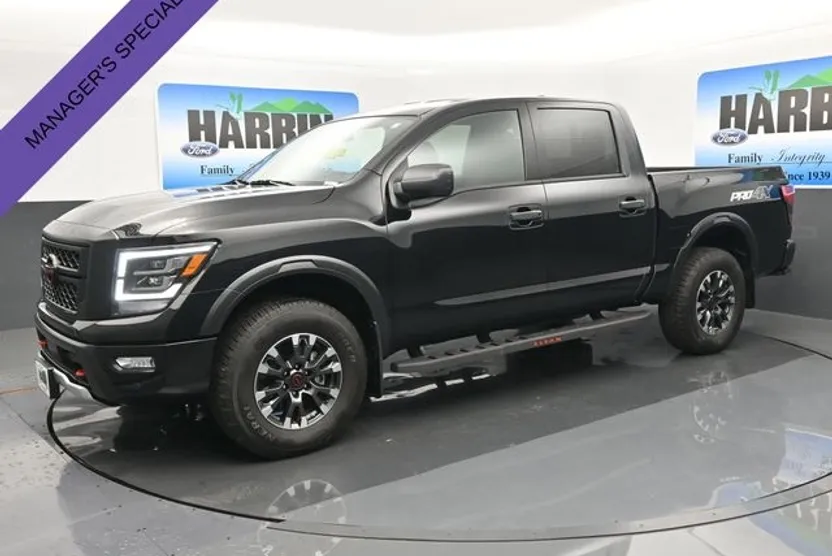 2024 Nissan Titan PRO-4X photo 1