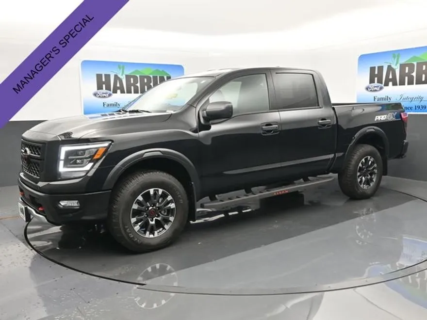 2024 Nissan Titan PRO-4X photo 1