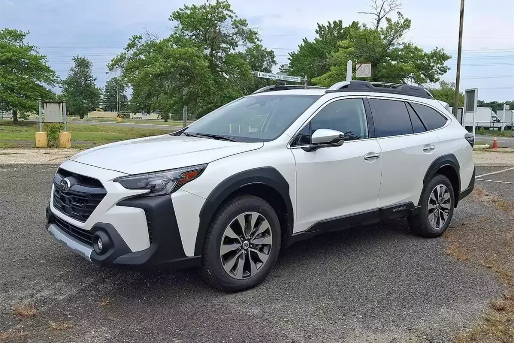 2025 Subaru Outback Touring XT photo 1