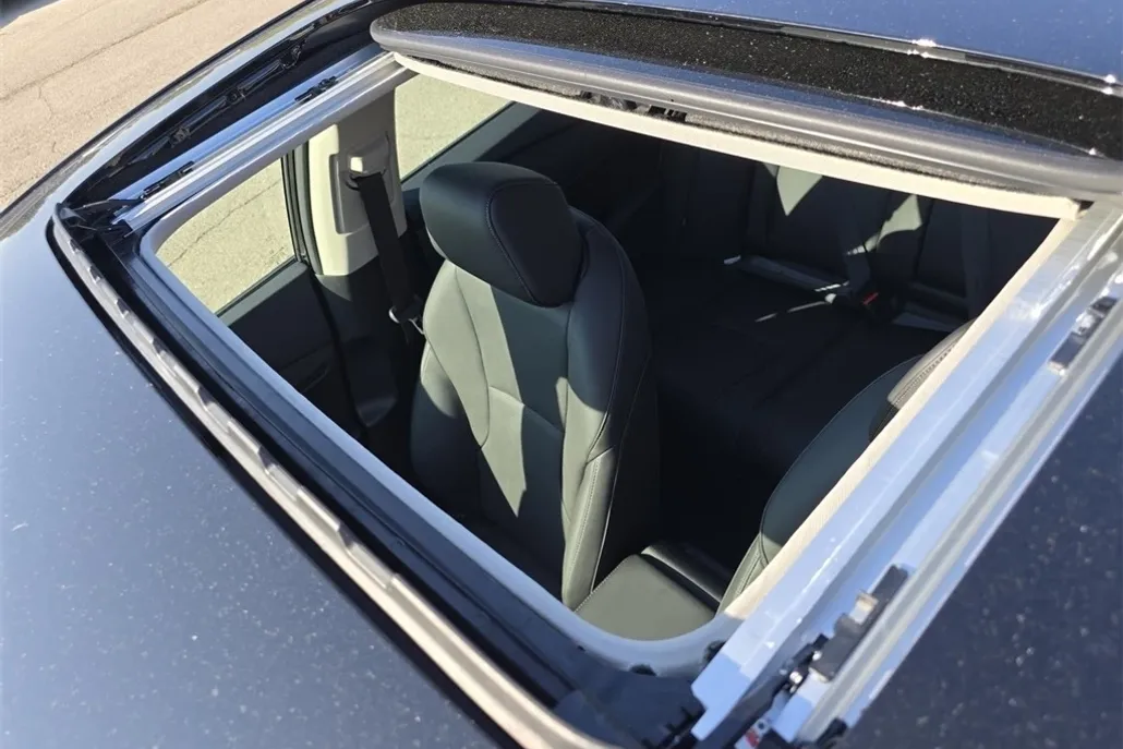 2025 Honda Accord Touring photo 1