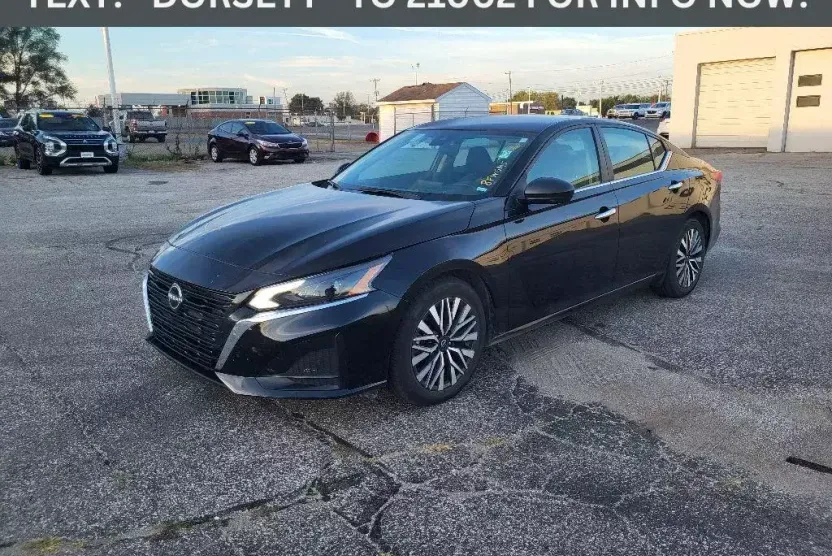 2024 Nissan Altima 2.5 SV photo 1