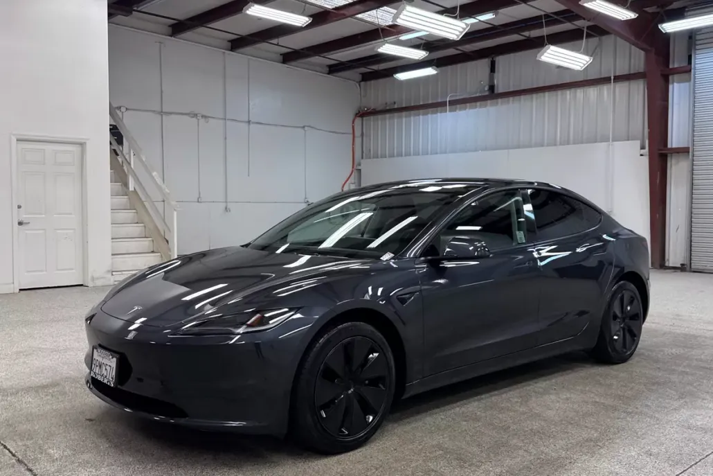 2024 Tesla Model 3 photo 1