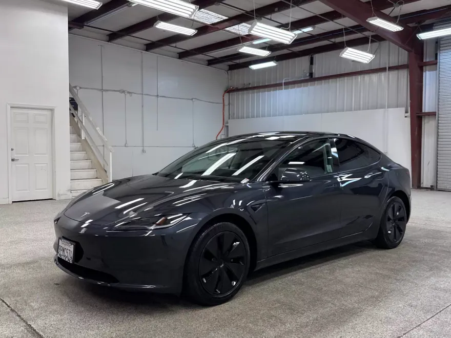 2024 Tesla Model 3 photo 1