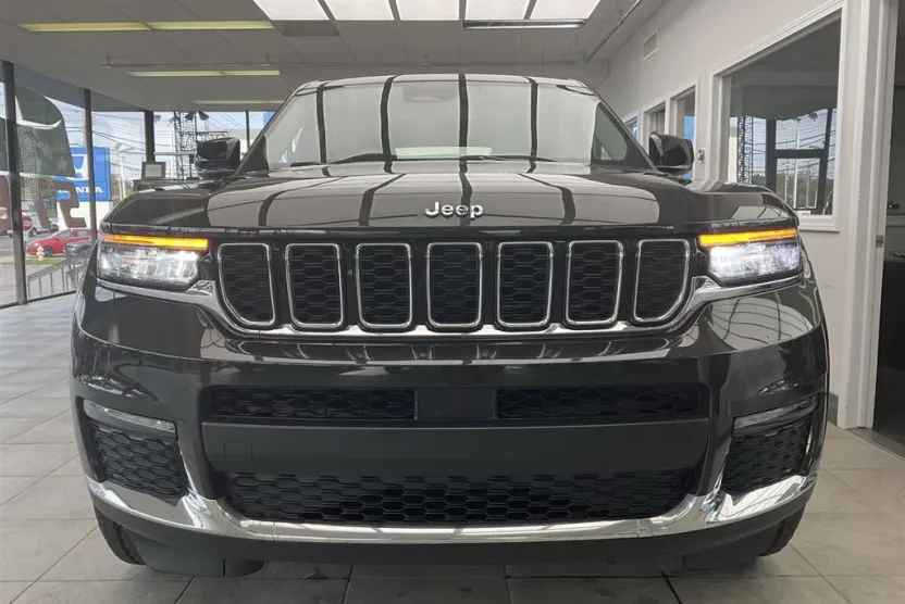 2021 Jeep Grand Cherokee Limited photo 1