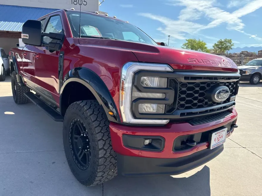 2024 Ford F-250 Lariat photo 1